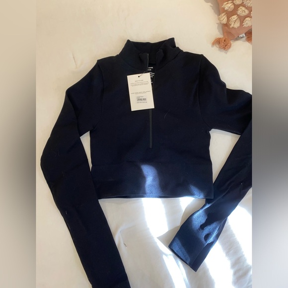 Glassons, Cropped Long Sleeve, Tags On (New) - Picture 2 of 2